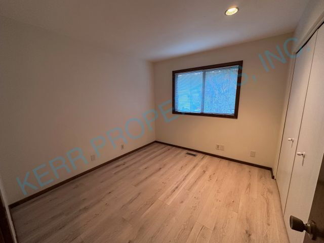 Building Photo - Charming 3-Bedroom Haven in Oregon City with 2 Full Baths – 1,350 Sq. Ft. of Comfort!