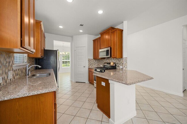 Building Photo - 7930 Tindarey Maple Trace