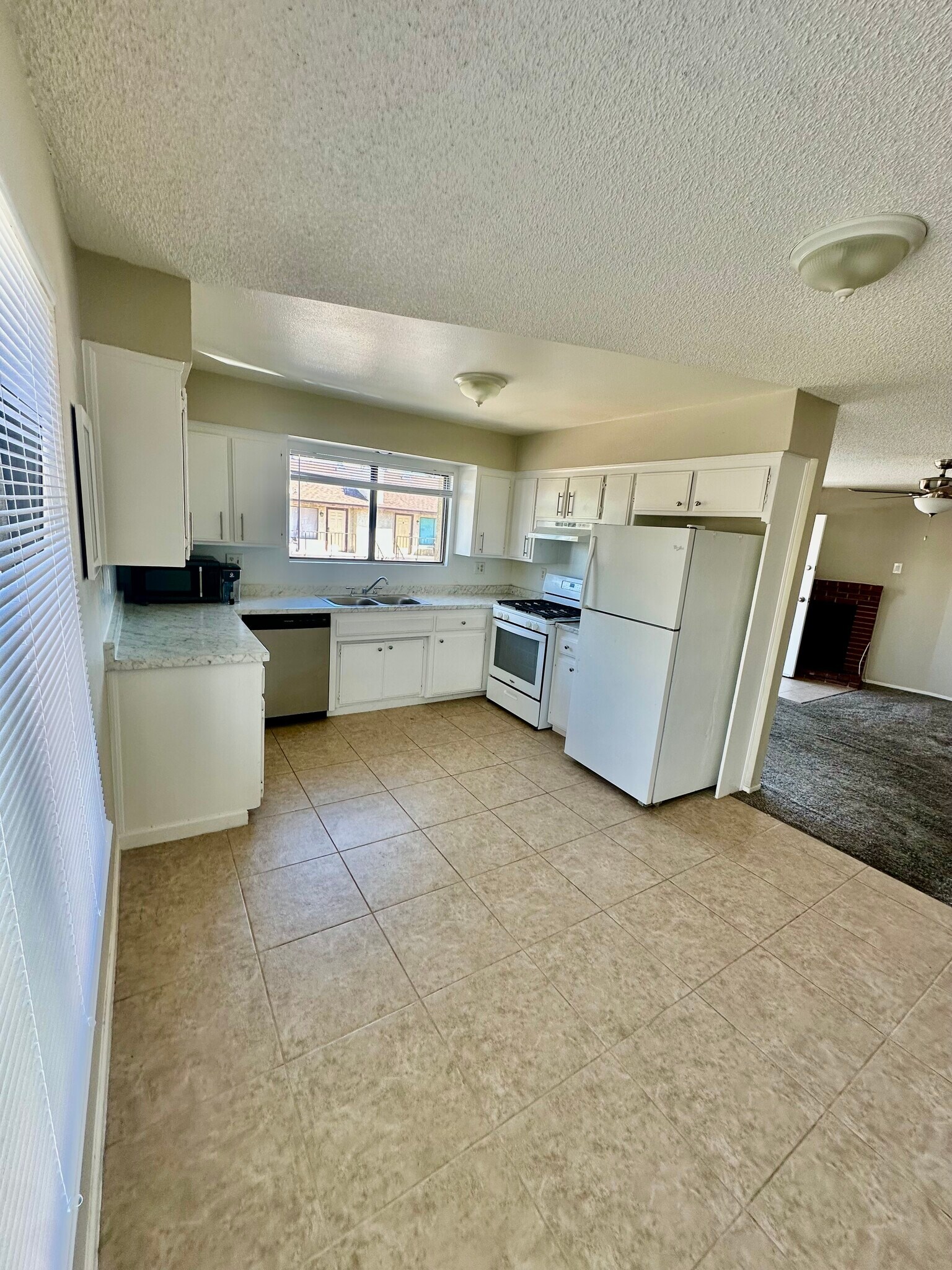 Building Photo - 6005 Hill Dale Ct