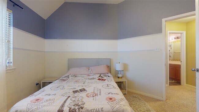 Building Photo - 21499 Pleasant Forest Dr