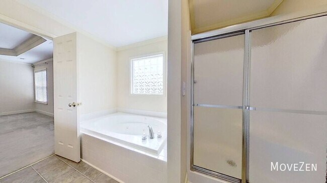Building Photo - 5808 Chesridge Ln