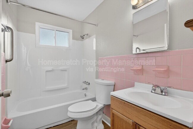 Building Photo - 1700 Kay Dr