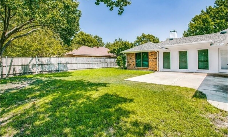 Building Photo - 224 Simmons Dr