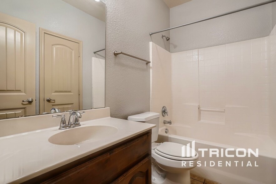 Building Photo - 8508 Axis Deer Run