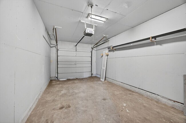 Building Photo - 108 Dupont Cir