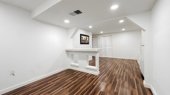 Building Photo - 338 Whiting Ave