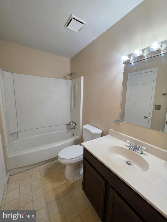 Building Photo - 6505 China Grove Ct