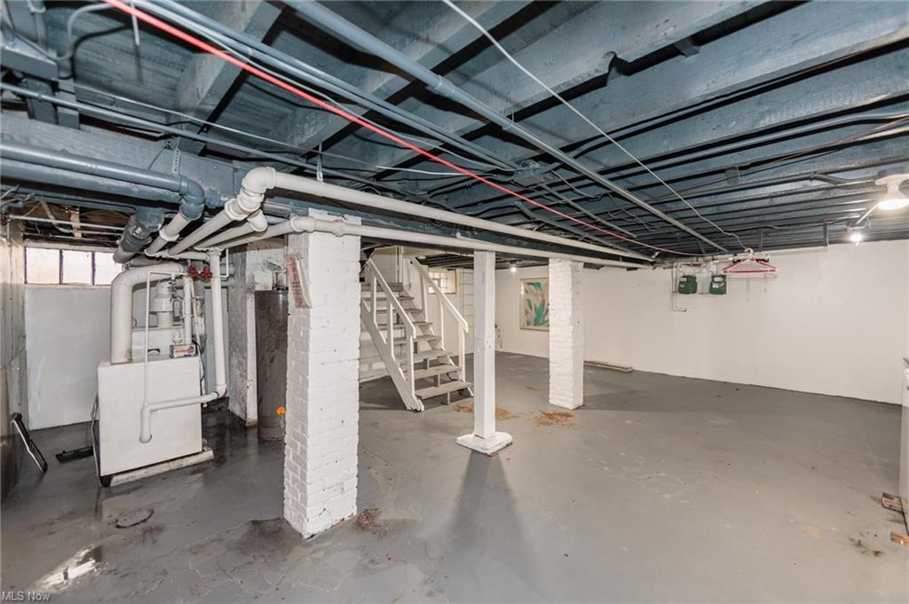 Building Photo - 1794 W 54th St