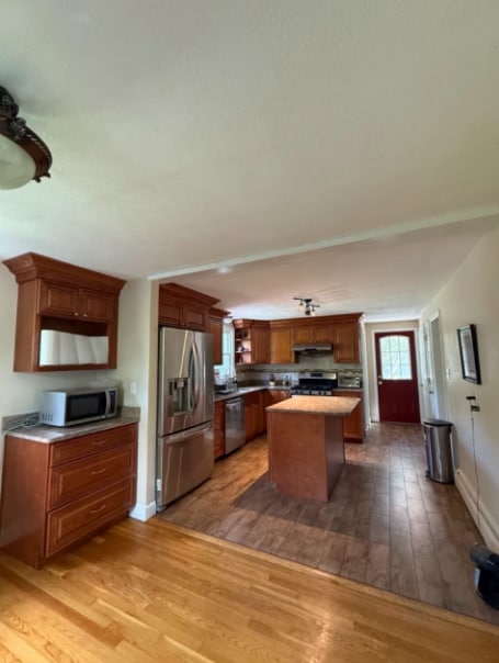 Building Photo - 72 Grassland St