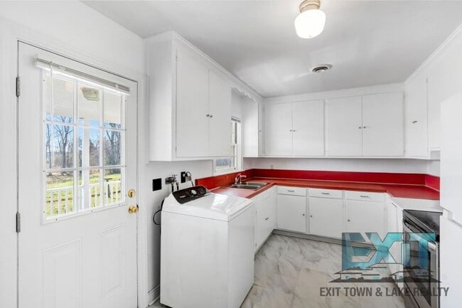 Building Photo - Freshly Updated Brick Home in Peaceful Country Setting – Freeman, VA