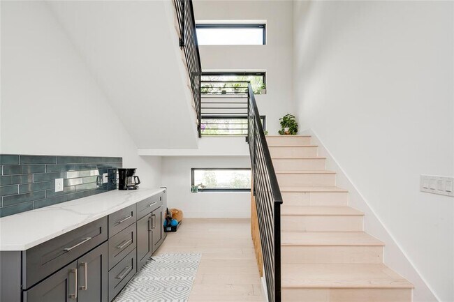 Building Photo - 13209 Mansfield Dr