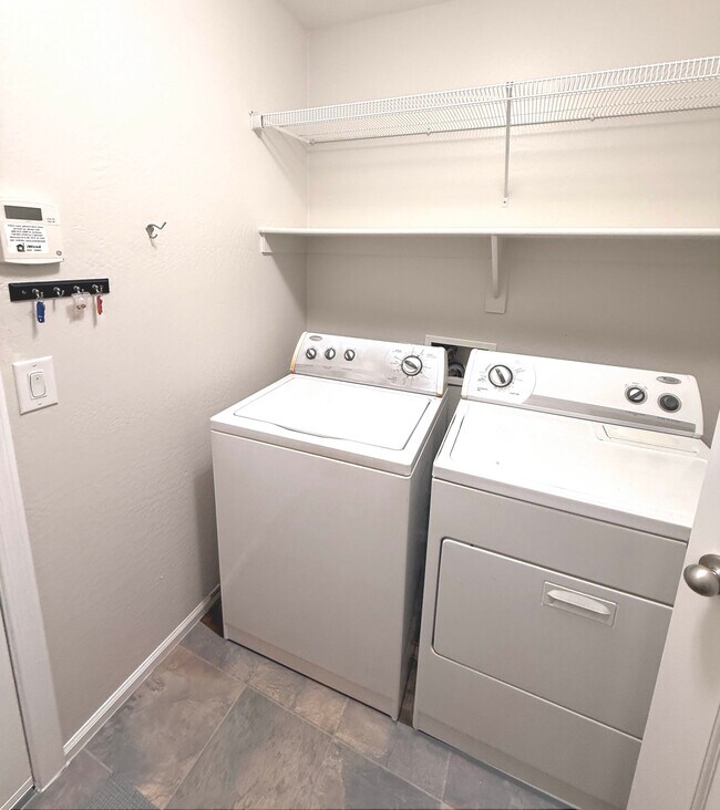 Building Photo - 1504 E Leslie Ave