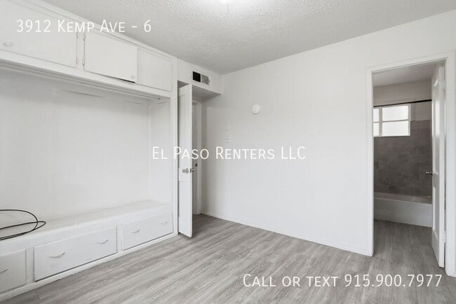 Building Photo - 3912 Kemp Ave