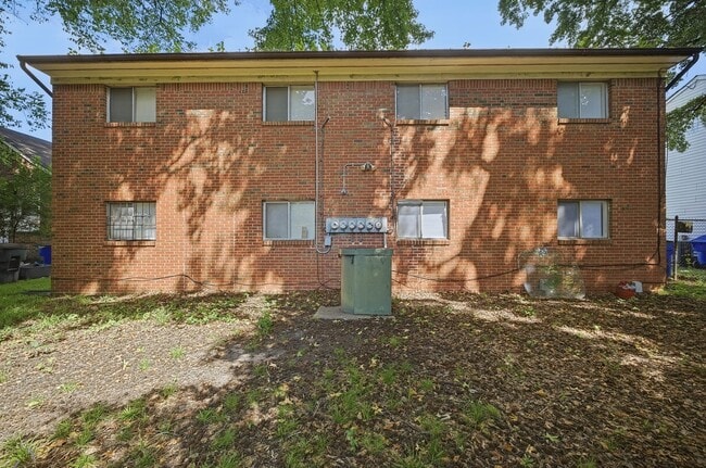 Building Photo - 1037 37th St
