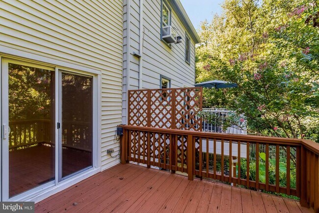 Building Photo - 7416 Spring Tree Dr