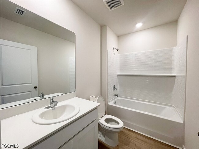 Building Photo - 920 NE 10th St