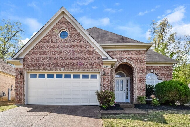 Building Photo - 10243 Hamilton View Dr