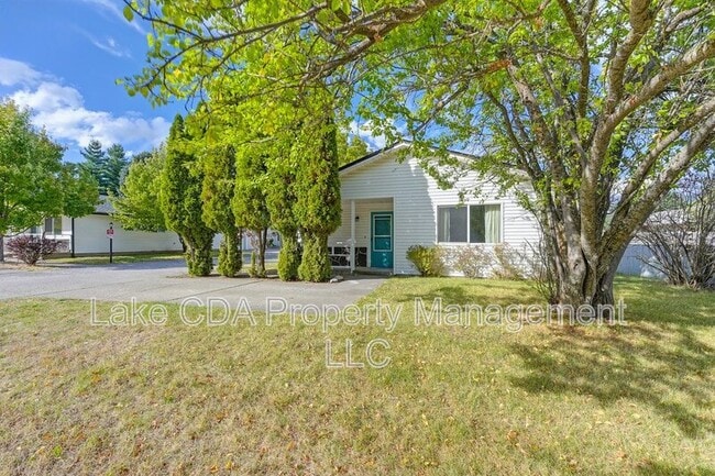Building Photo - 1421 E Randle Ave