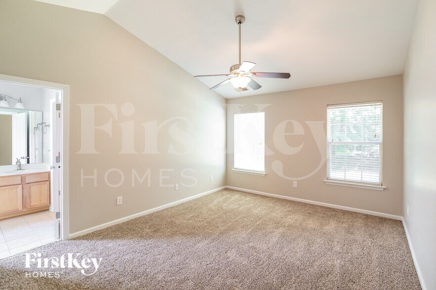 Building Photo - 3388 Middlesboro Ave