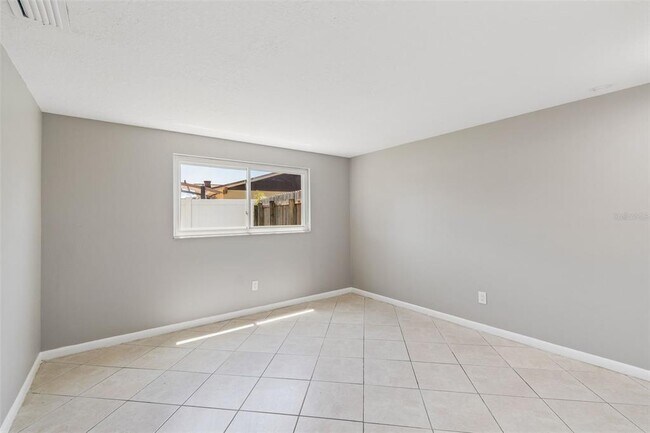 Building Photo - 7111 Gateway Ct