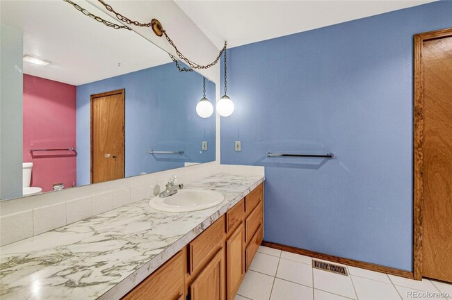 Building Photo - 631 Devinney Ct