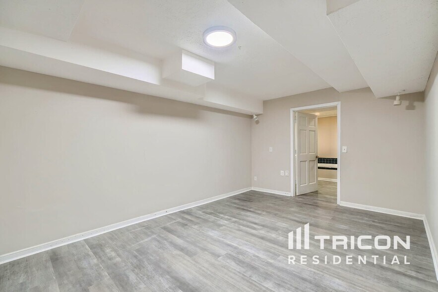 Building Photo - 100 Hillcrest Point