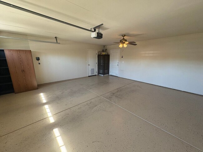 Building Photo - Beautiful home with pool Available Now!