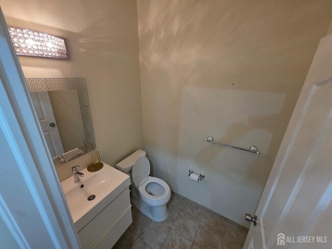 Building Photo - 1301 Dahlia Cir