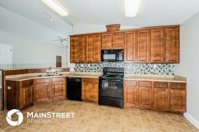 Building Photo - 2084 Edgewood Dr