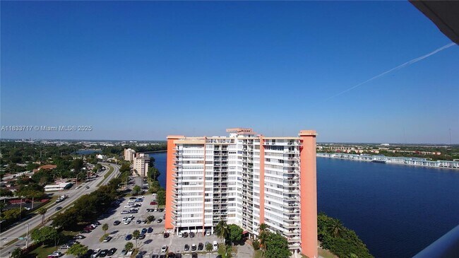 Building Photo - 1351 NE Miami Gardens Dr