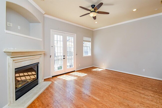 Building Photo - 5615 Winsome Ln