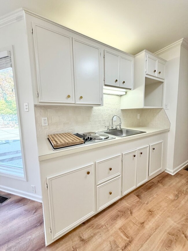 Building Photo - 130 Valley Club Cir