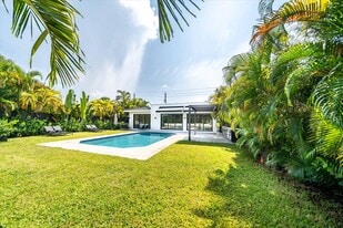 Building Photo - 7610 Bayside Ln