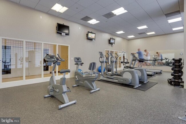 Building Photo - 1020 N Highland St