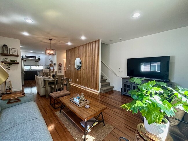 Building Photo - Beacon Hill Townhouse