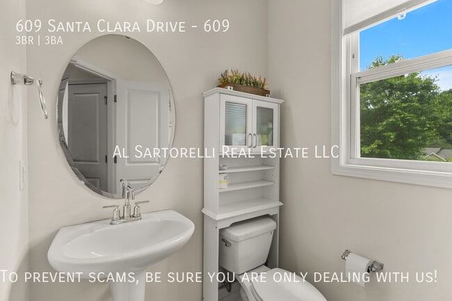 Building Photo - 609 Santa Clara Dr