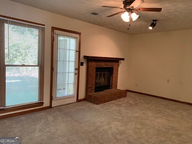 Building Photo - 1103 Booth Ct SW