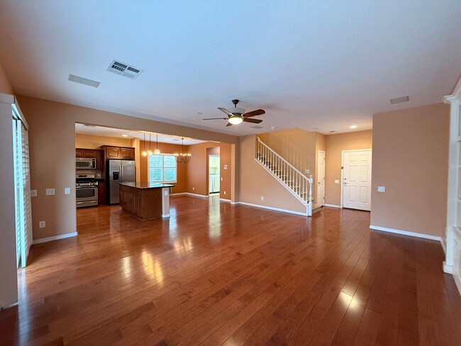 Building Photo - 3/BD 2.5/BA Home in Gated Community with S...