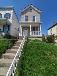 Building Photo - Spacious 3 Bedroom 1.5 Bath House in Price...