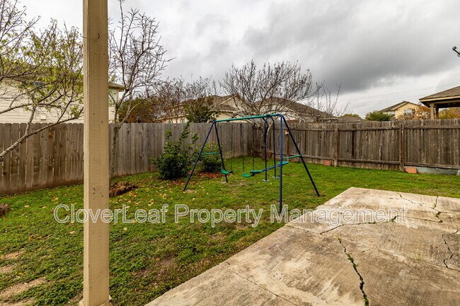 Building Photo - 2424 Dimmitt Dr