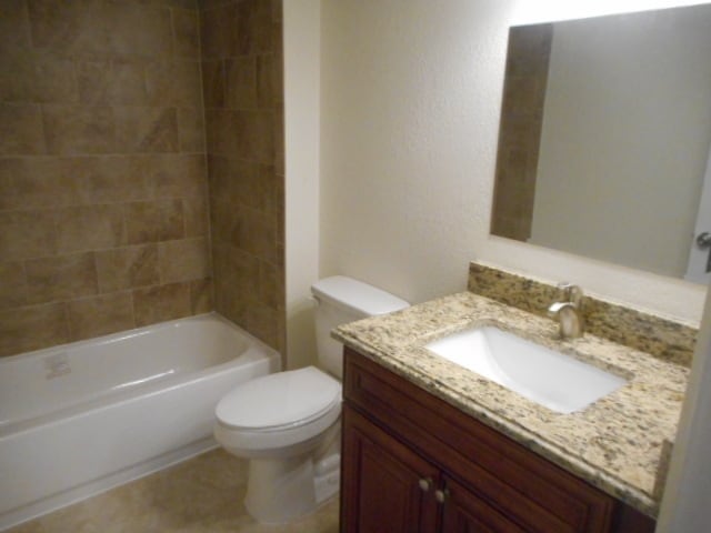 Building Photo - 1st Floor Unit overlooking the Preserve- 2/2 Condo in the Enclave