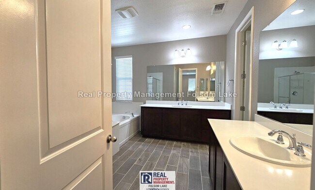 Building Photo - 1479 Leonard Ct