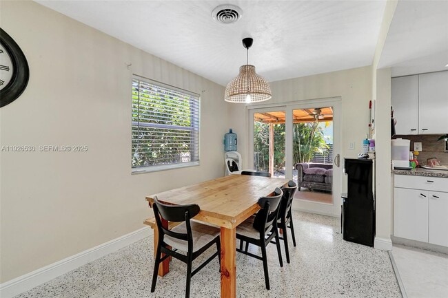 Building Photo - 2470 NE 182nd Terrace