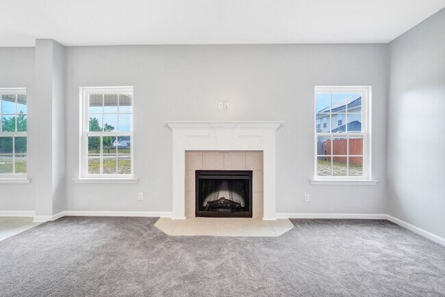 Building Photo - COMING EARLY JUNE 2026! (Pet Friendly)