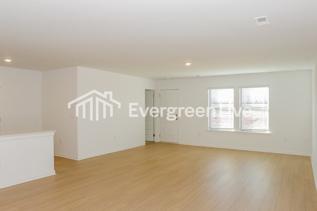 Building Photo - 178 Labrador Ln