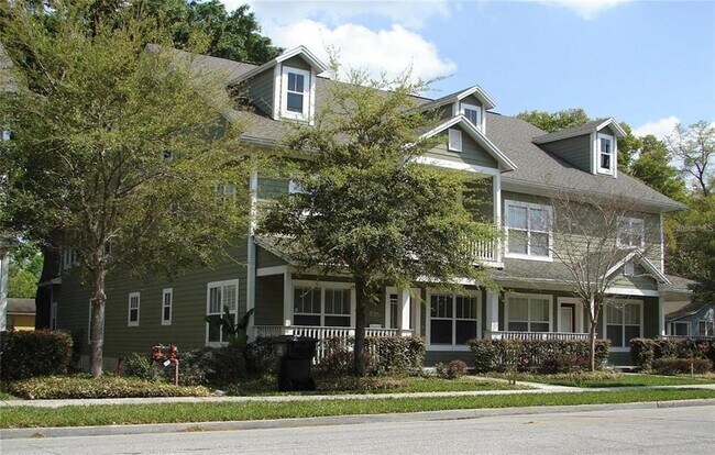 Building Photo - 831 N Fern Creek Ave