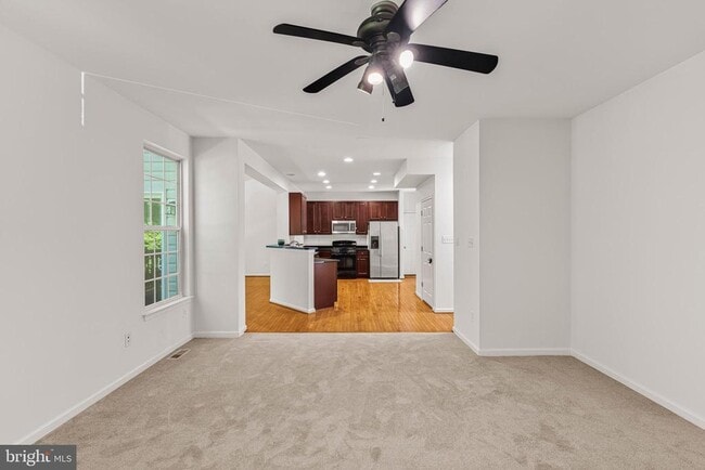 Building Photo - 406 Arnold Dr