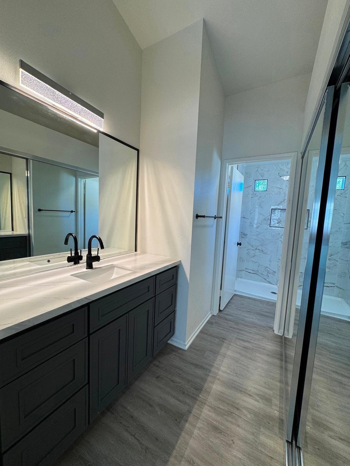 Building Photo - 27533 Calinda