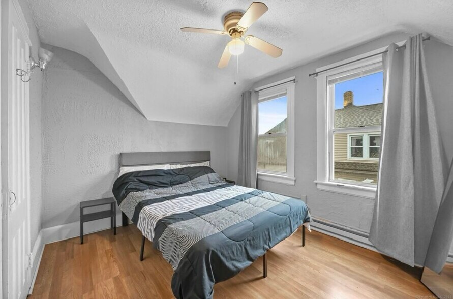 Building Photo - 115 Harborview Ave