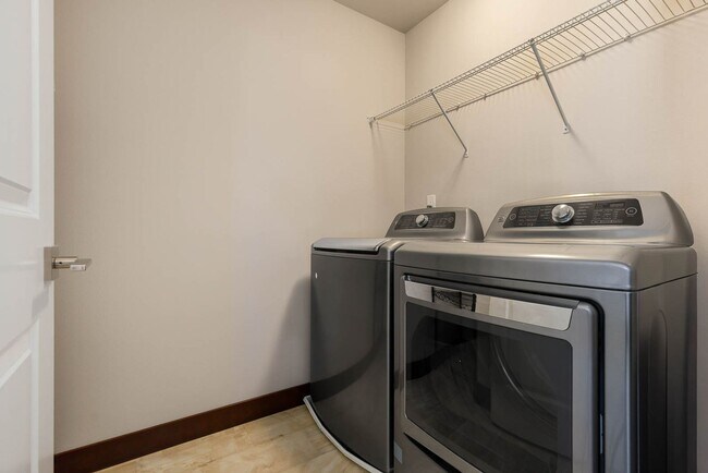 Building Photo - Modern Bothell Home in Kingsbury Community